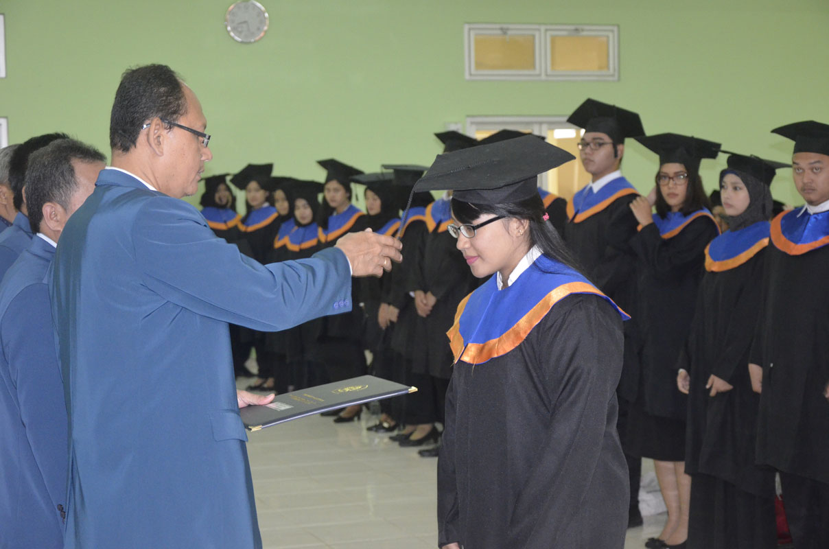 2017-01_wisuda
