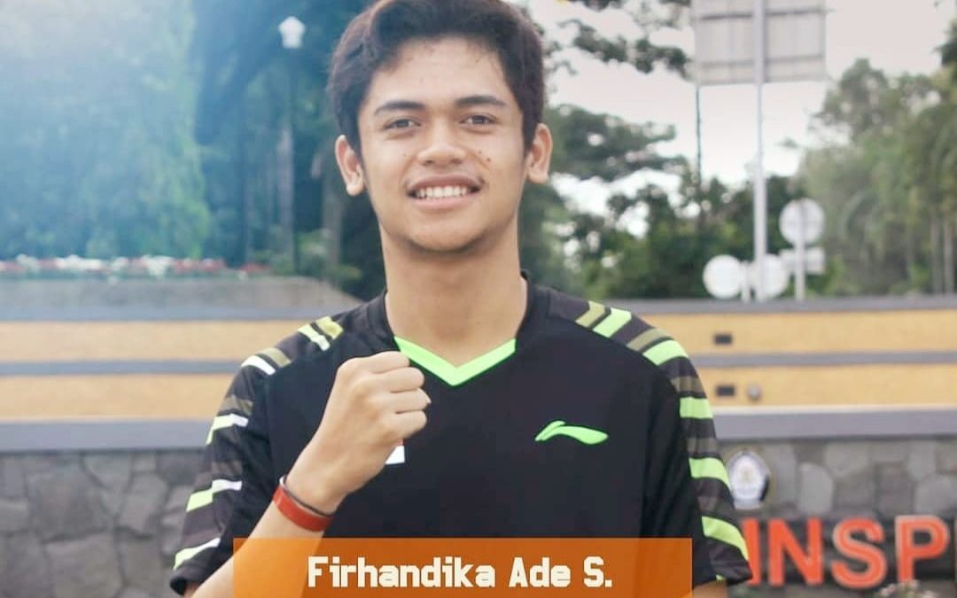 Firhandika Ade Santury (Fisip Graduate): Community Service is Part of Achievement