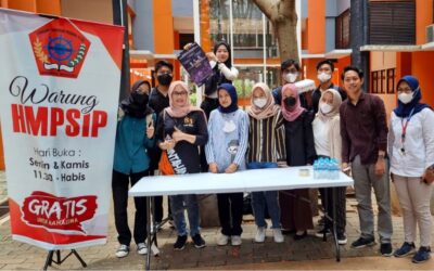 Free Meals for Everyone by FISIP UNDIP Alumni’s Warung HMPSIP