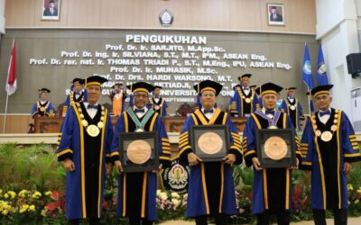 Universitas Diponegoro Confers Three Professors for FPIK, FISIP, and FT Faculties
