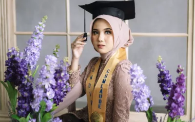 Devina, The Best Graduate of Undip, Proficient in Communication and Self-Development