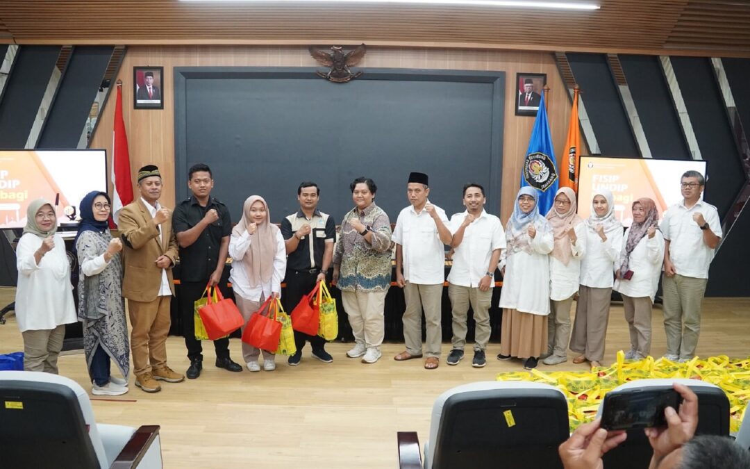 Menebar Kebaikan di Bulan Suci: Kisah Kebersamaan FISIP Undip Saat Berbagi Ramadhan