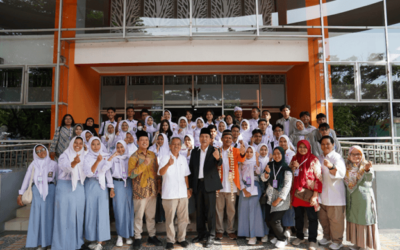 The Rector of Undip Warmly Welcomed the Visit of Students from SMA Perjuangan Terpadu and SMA Negeri 8 Depok to FISIP Undip