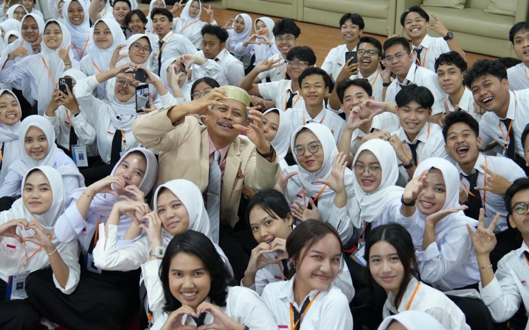 Emulating the Spirit of Prince Diponegoro for a Dignified and Beneficial Undip: PKKMB and Pendikar FISIP Undip 2024 Officially Commenced