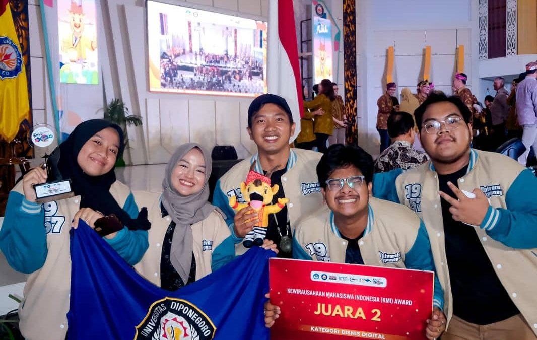 Bawakan Inovasi Bisnis Digital, Tim Mahasiswa FISIP UNDIP Raih Juara 2 KMI Expo XV 2024