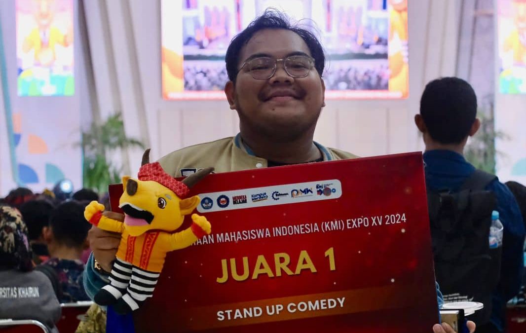 Mahasiswa Ilmu Komunikasi FISIP UNDIP Raih Juara 1 Lomba Stand Up Comedy di KMI Expo XV 2024