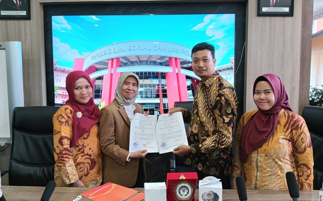 FISIP UNDIP and Universitas Wijaya Putra Sign Cooperation Agreement to Strengthen the Tri Dharma of Higher Education