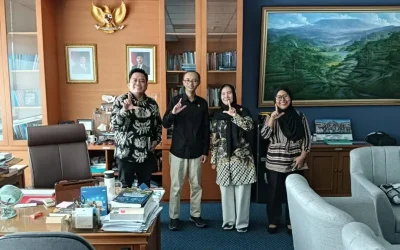 Memperkuat Sinergi: Kunjungan Strategis Dr. Tri Yuniningsih ke STIA LAN Jakarta untuk Pengembangan Kompetensi Analis Kebijakan