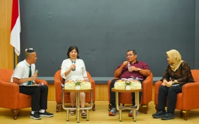 FISIP UNDIP Hosts Prof. Merlyna Lim in an International Guest Lecture on “Social Media and Politics in Southeast Asia”