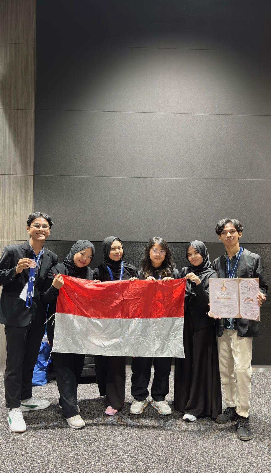 37b195fe689e6f6ca7429d4a4e98fbca