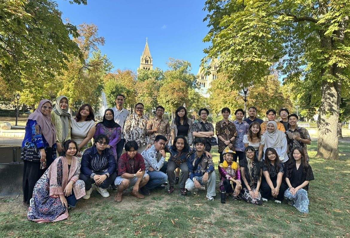 94812d04598bef09d90d677d56c7df32