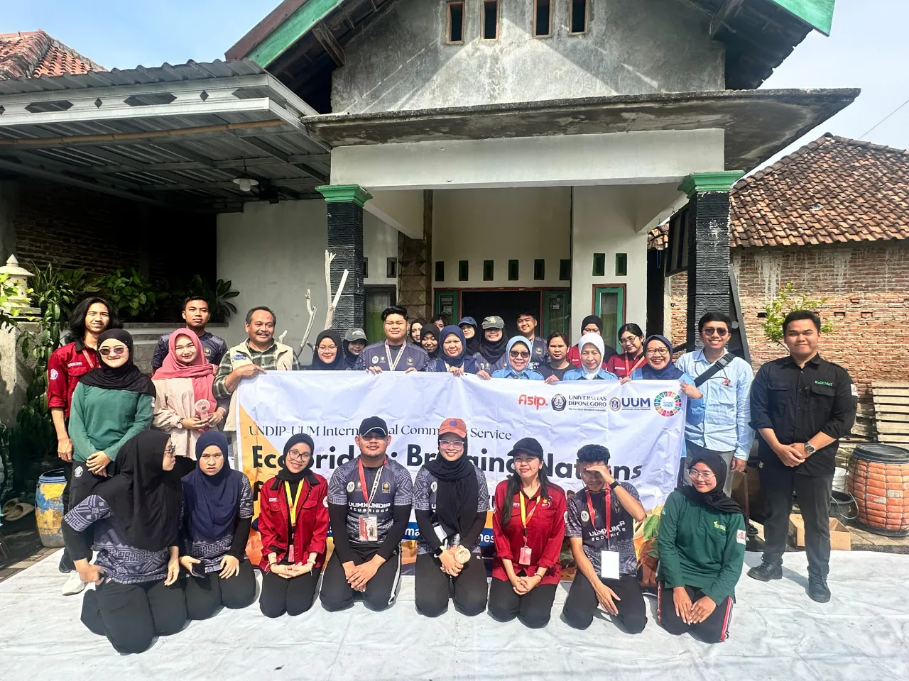Bridging Nations for a Greener Future The UNDIP–UUM ECOBRIDGE International Community Service 2025 1
