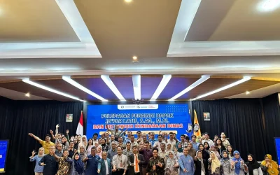 Commitment to Enhanced Service: FISIP Undip Distributes Official Vehicles and Honors Departing Personnel