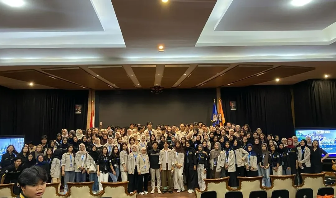 Kolaborasi Antarkampus untuk Pengembangan Organisasi: Studi Banding HMPS Administrasi Bisnis UNDIP x HM Manajemen Perkantoran UNAIR