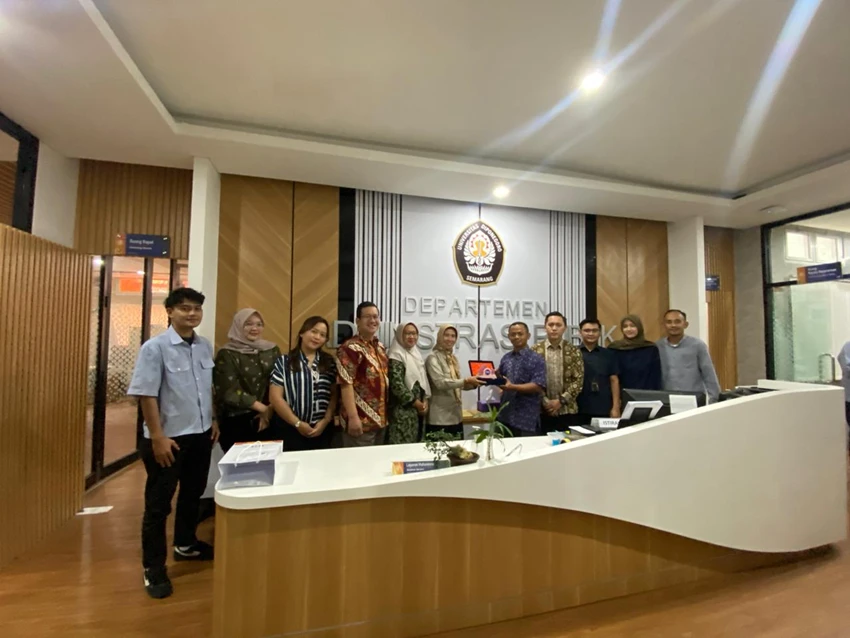 Hearing between the Coordinating Ministry for Community Empowerment of the Republic of Indonesia and the Department of Public Administration FISIP Undip
