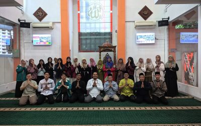 Khataman Al-Qur’an and Iftar Gathering Strengthen Brotherhood Among FISIP UNDIP Academic Community